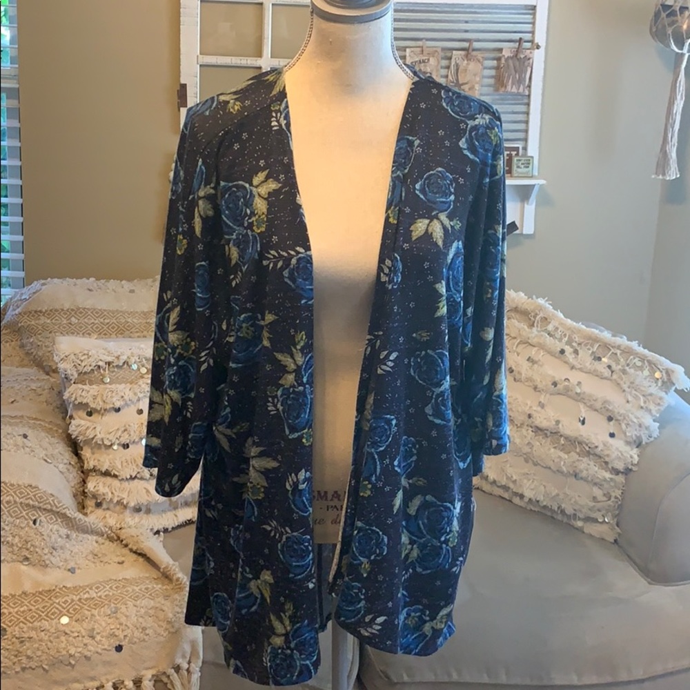 Brand New Medium LuLaRoe Lindsay